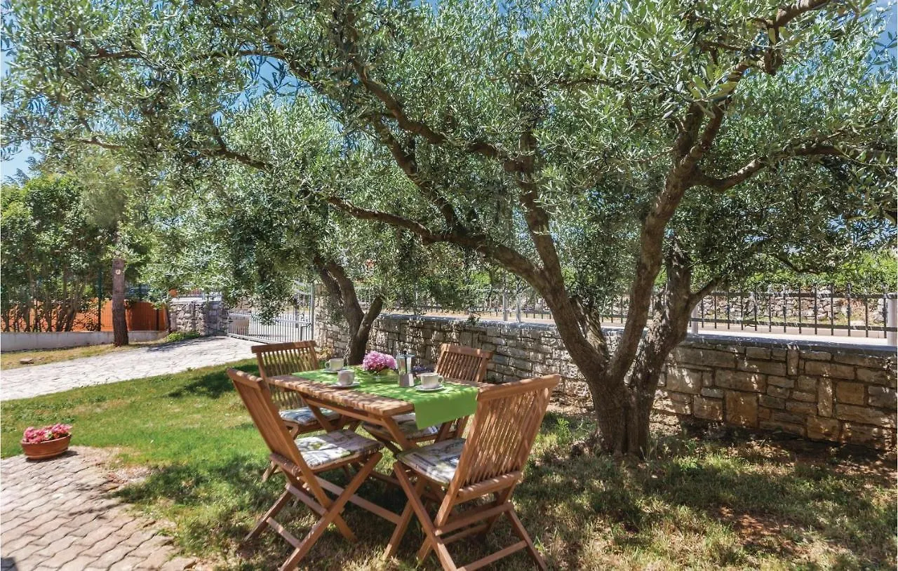 Cozy Apartment In Galizana With Kitchen