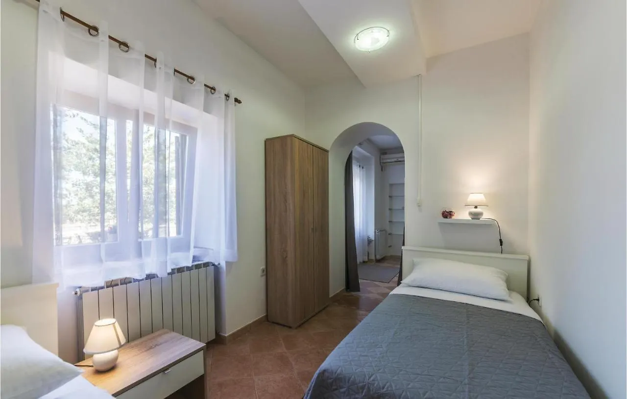 Cozy Apartment In Galizana With Kitchen