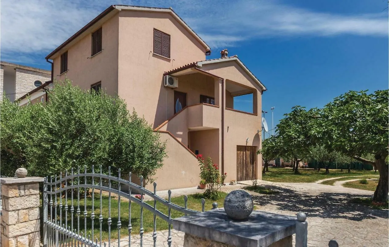 Cozy Apartment In Galizana With Kitchen